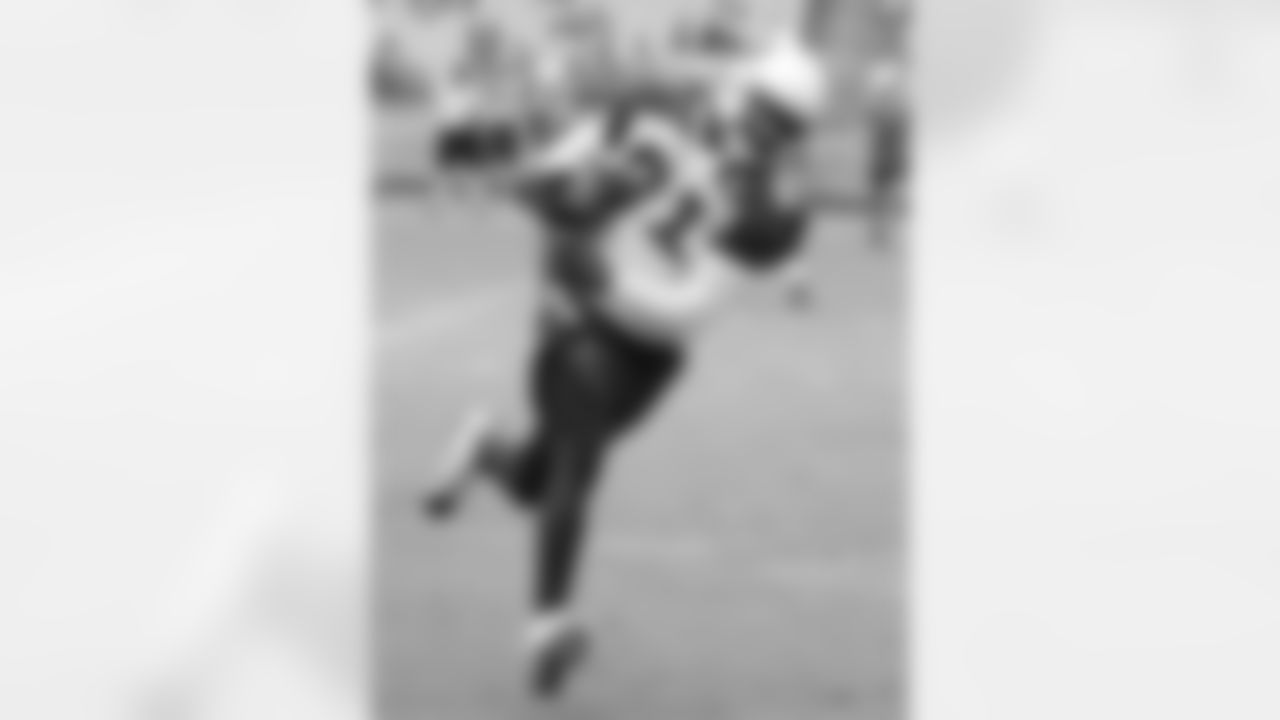 WR Dan Buckner