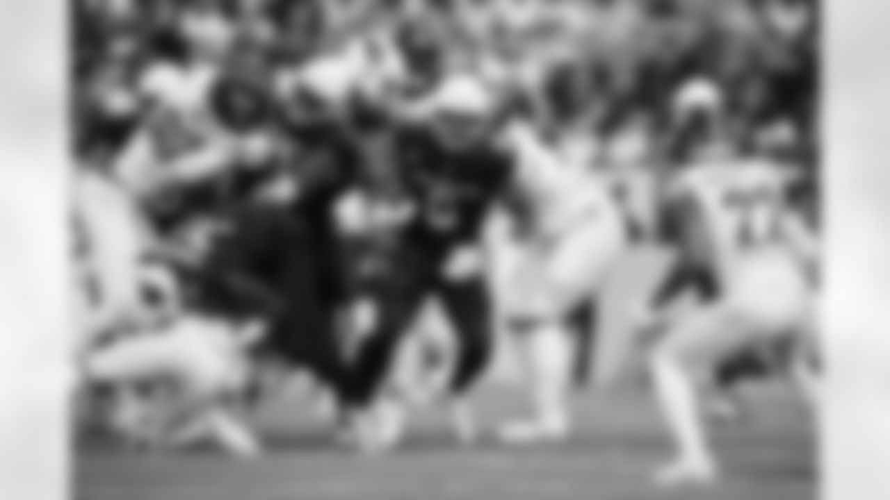 Arizona Cardinals running back James Conner (6) during the Week 1 regular season game between the Arizona Cardinals and the Washington Commanders on Sunday, Sep 10, 2023 in Landover, MD.