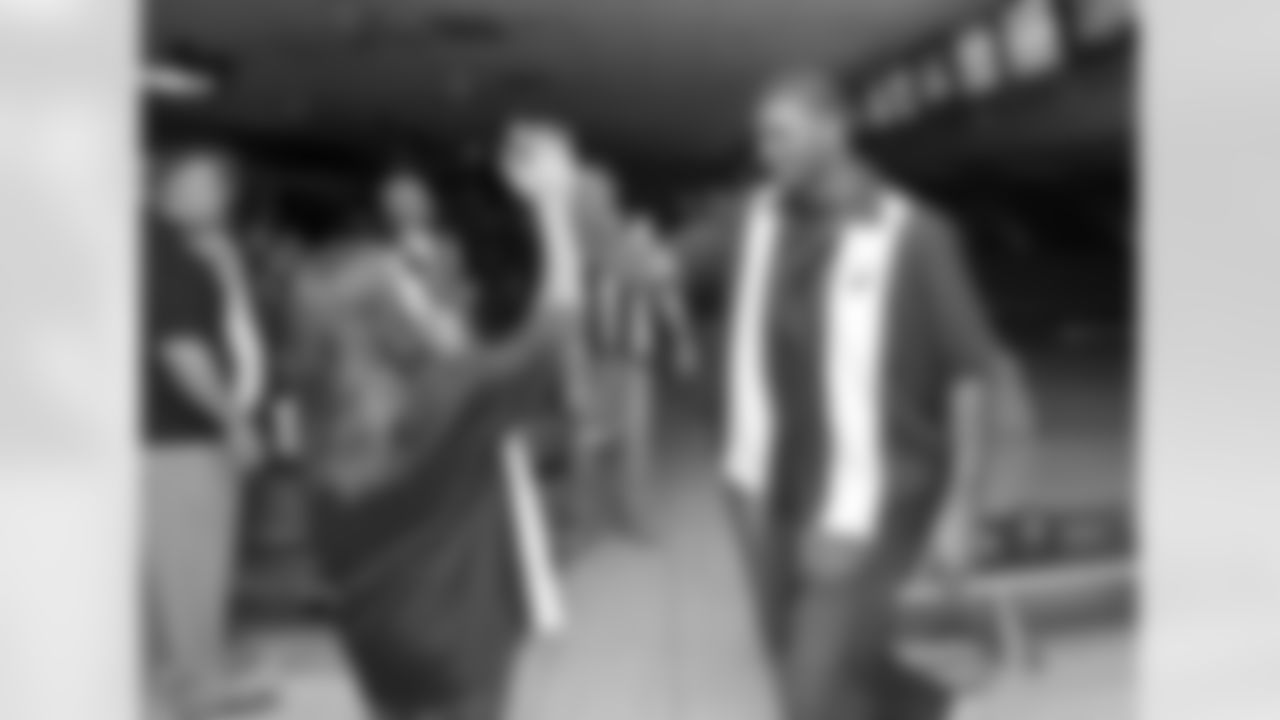 Calais Campbell shares a high five
