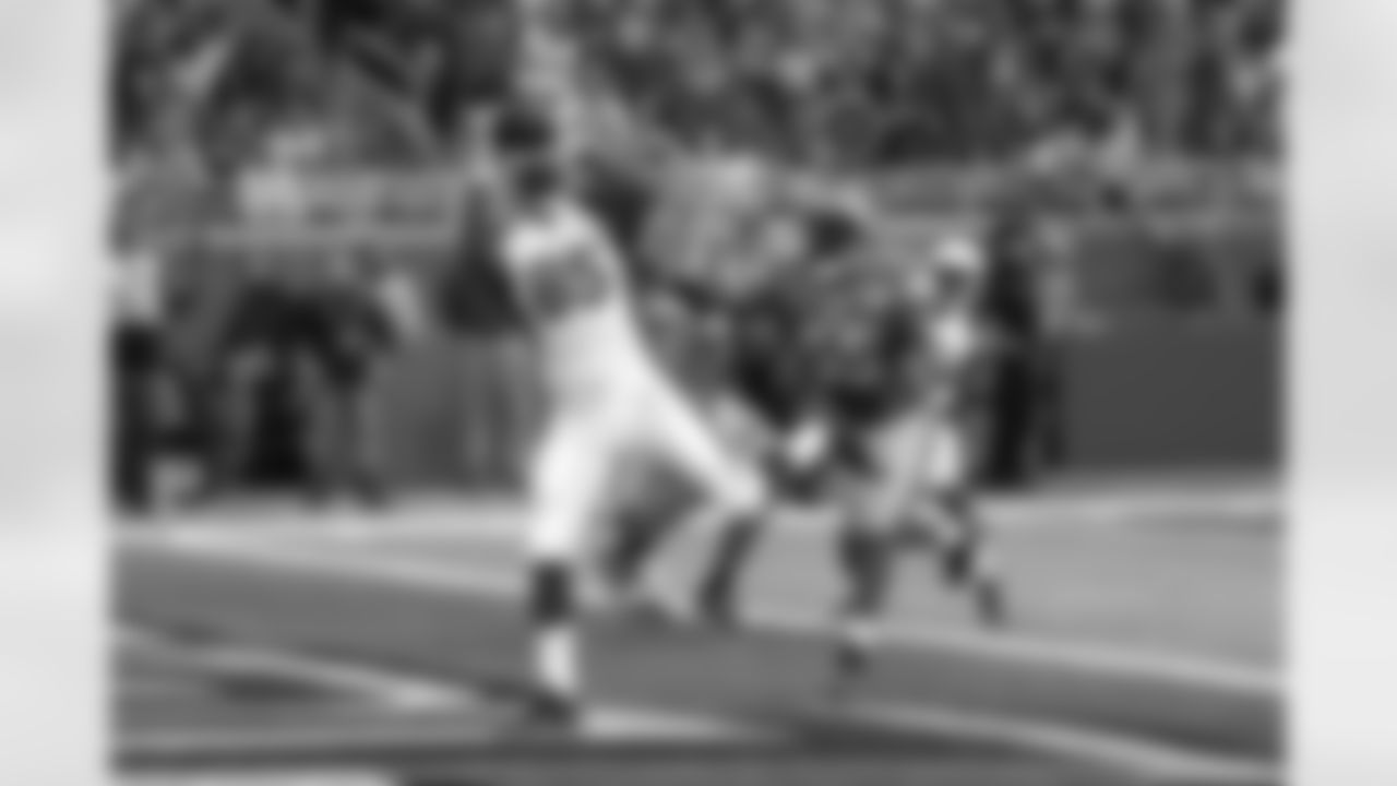 TE Darren Fells: 18 points