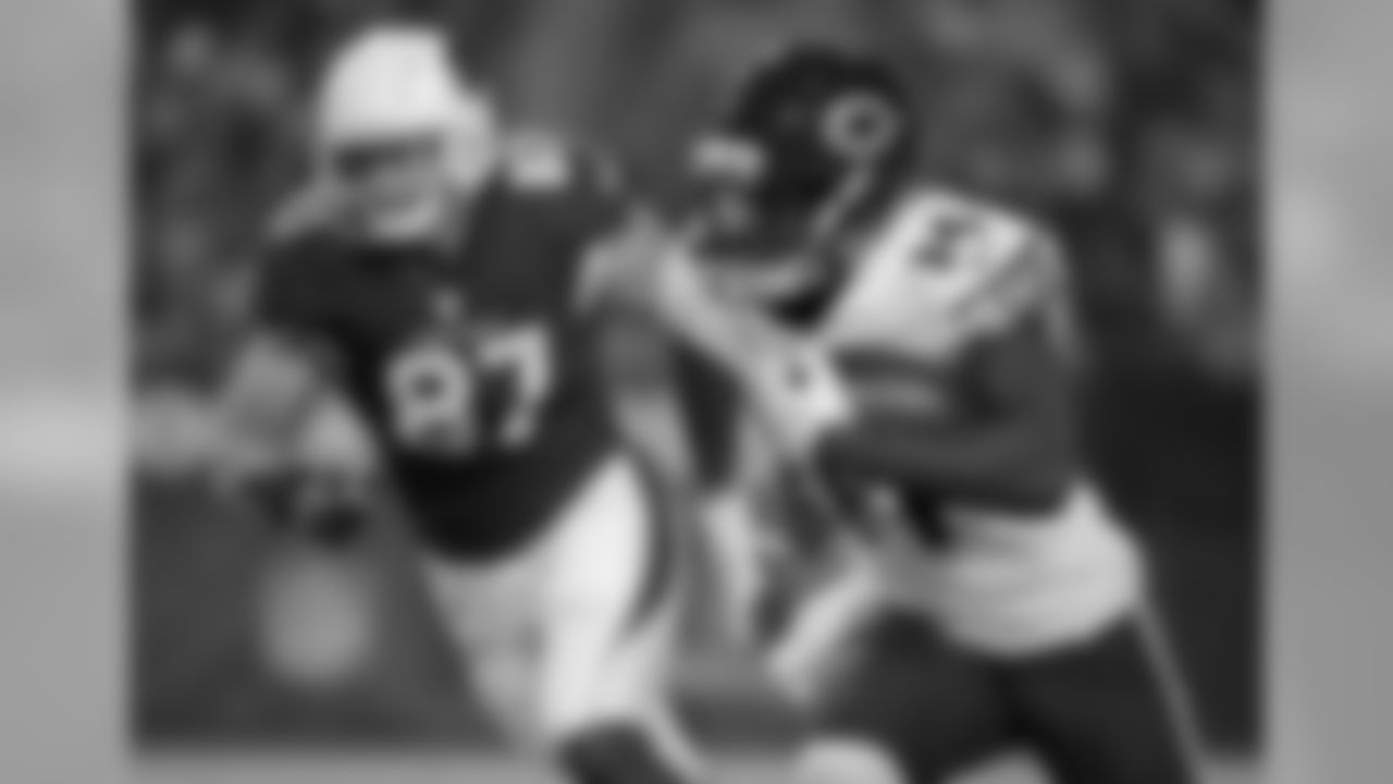 TE Troy Niklas tries to catch Deonte Thompson