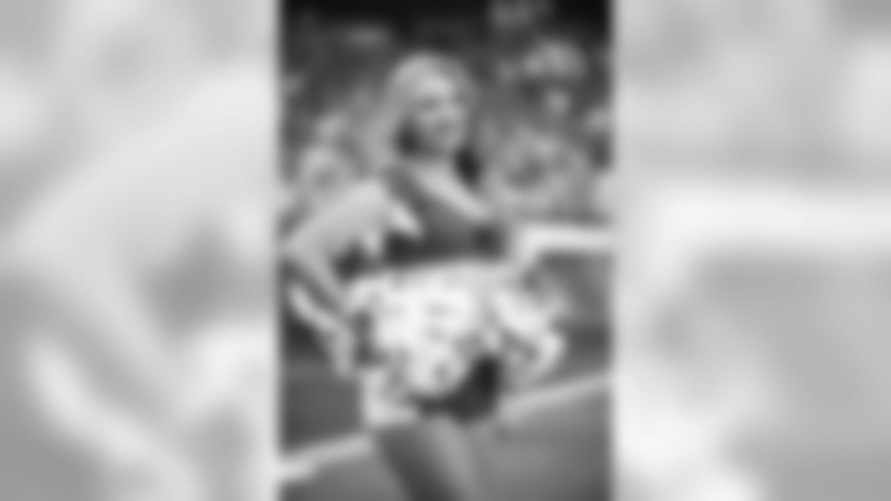 Images of the Cardinals cheerleaders during the Week 4 contest at State Farm Stadium