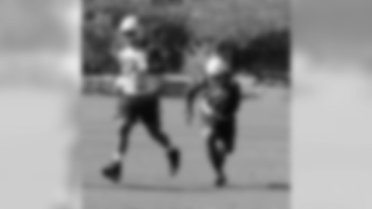 RB Robert Hughes