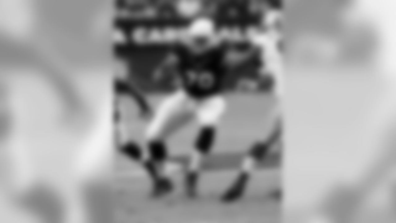 Right tackle Bobby Massie