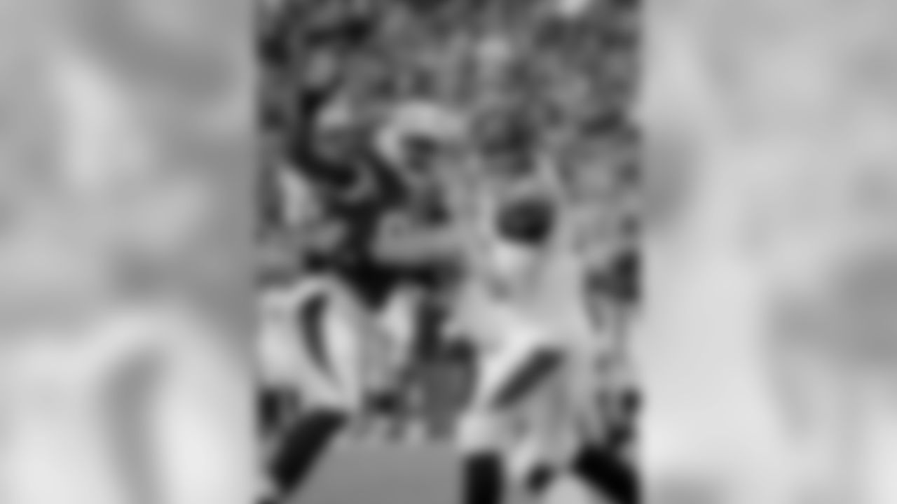 LB Sam Acho pressures Bengals QB Andy Dalton