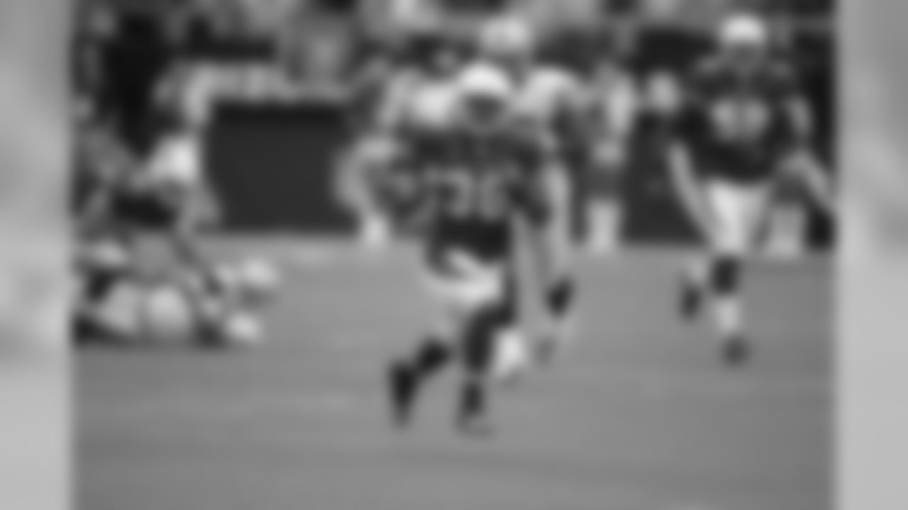 LaRod Stephens-Howling in the clear on the opening kickoff