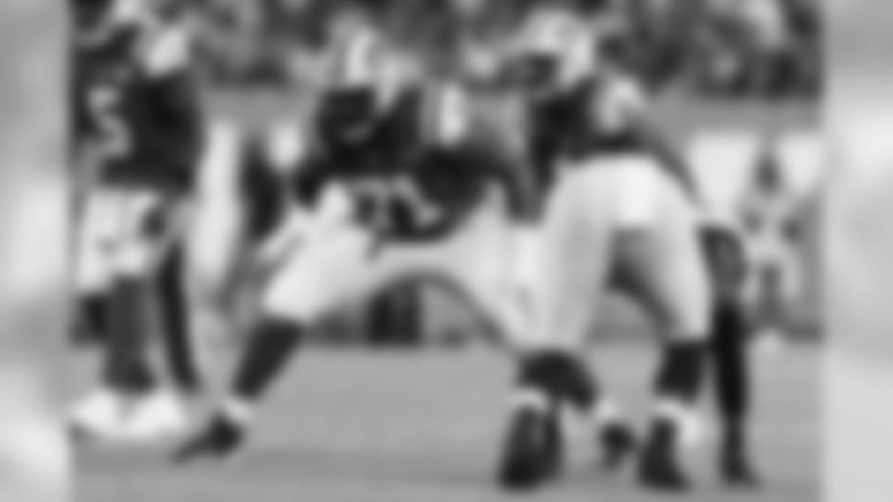 Tackle Ben Ijalana
