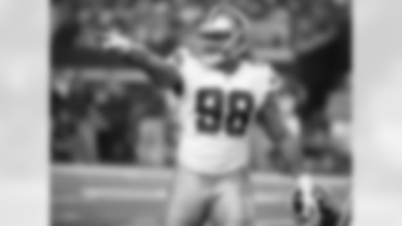 DE Tyron Crawford