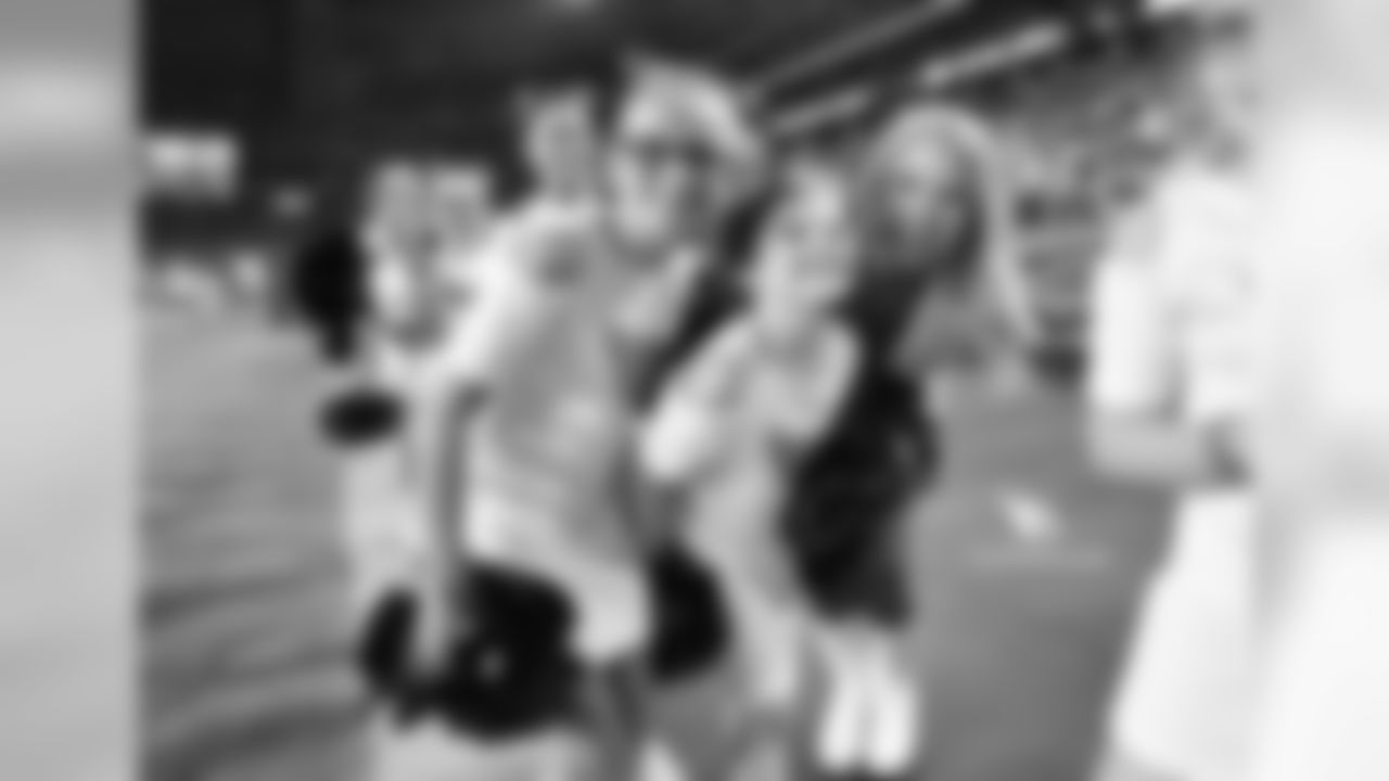 Images of the junior cheerleaders during the Chargers' game