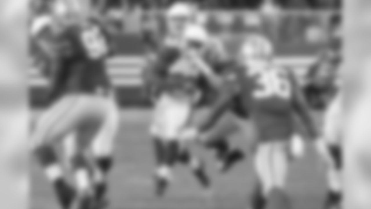 RB Stepfan Taylor earns tough yards up the middle