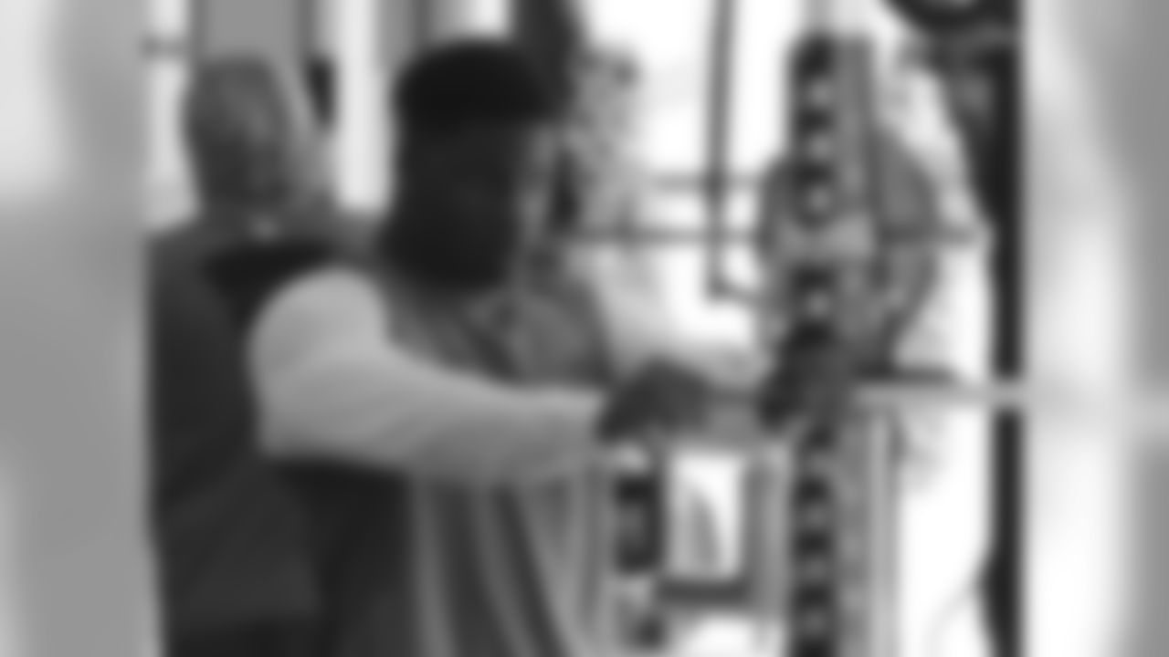 LB Sean Weatherspoon