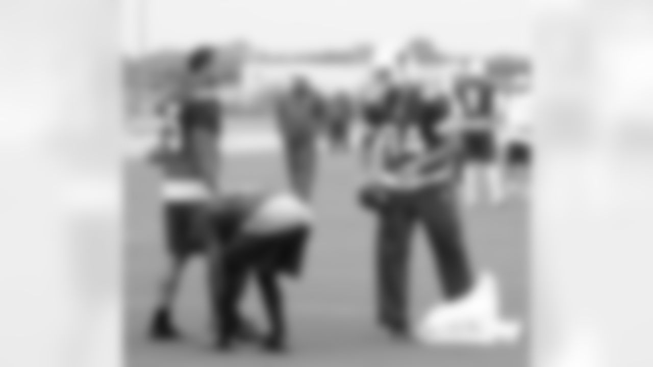 Tight end Rob Housler