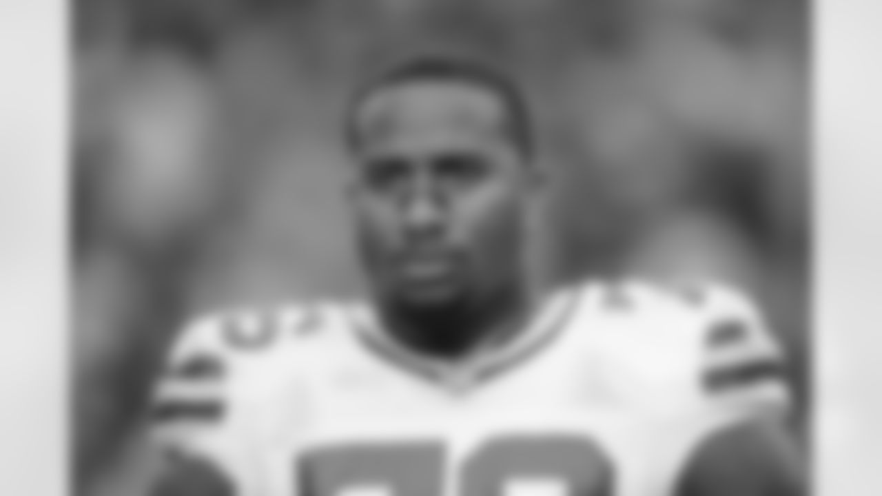 DE Mike Daniels