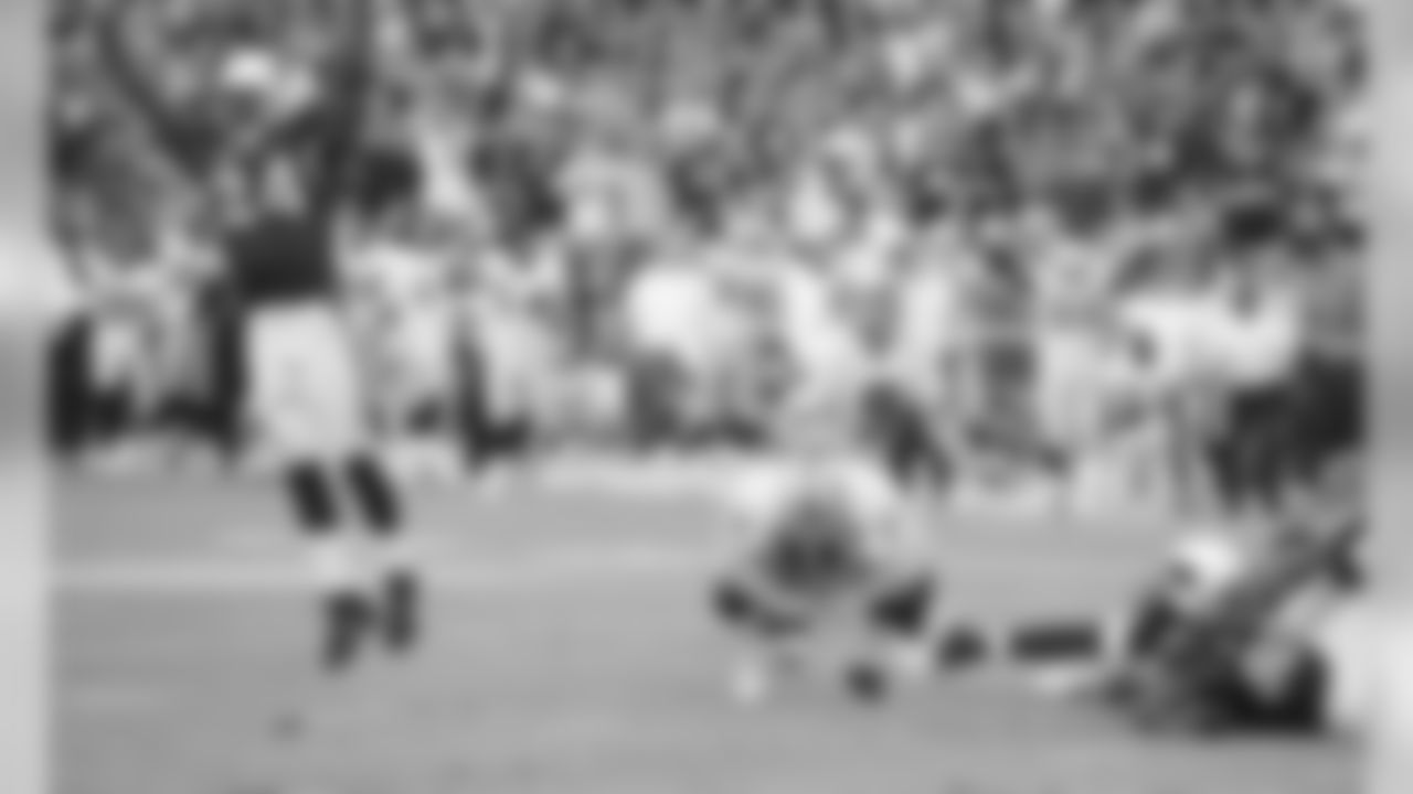2010 - S Adrian Wilson celebrates Oakland's missed field goal