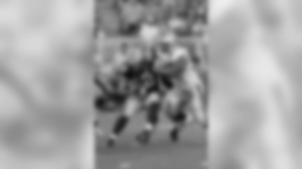 Woodley sacks Aaron Rodgers in the preseason in 2014