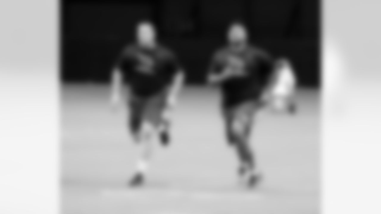 T John Wetzel (left) and G Mike Iupati