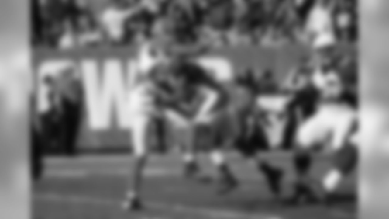 S Deone Bucannon hits Browns QB Josh McCown
