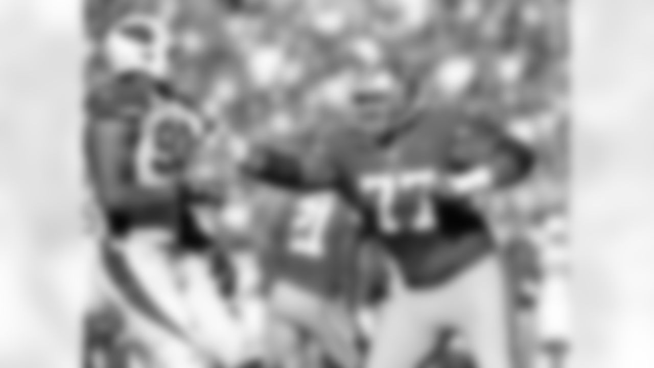 Left guard Mike Iupati