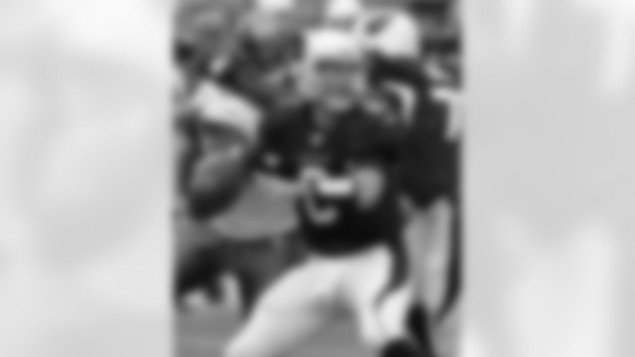 2010: QB Max Hall throws a pass