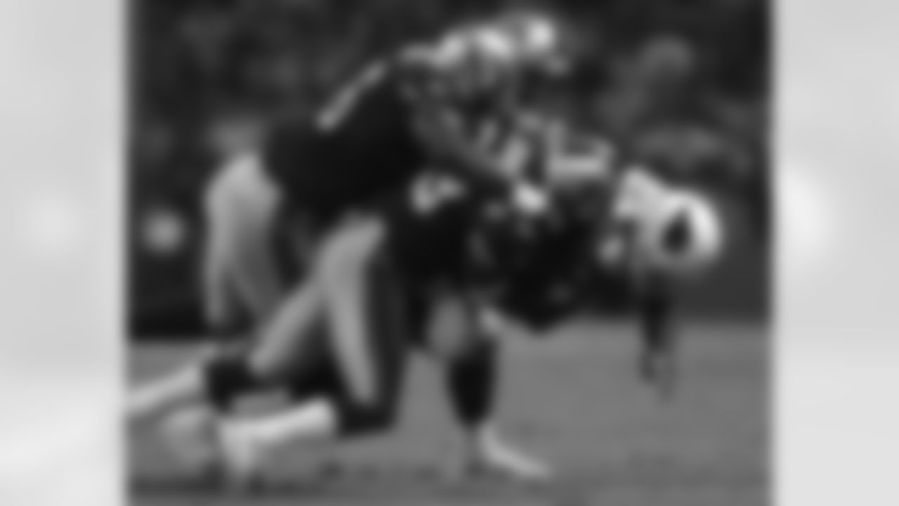 2005: WR Anquan Boldin gets tackled in Mexico City