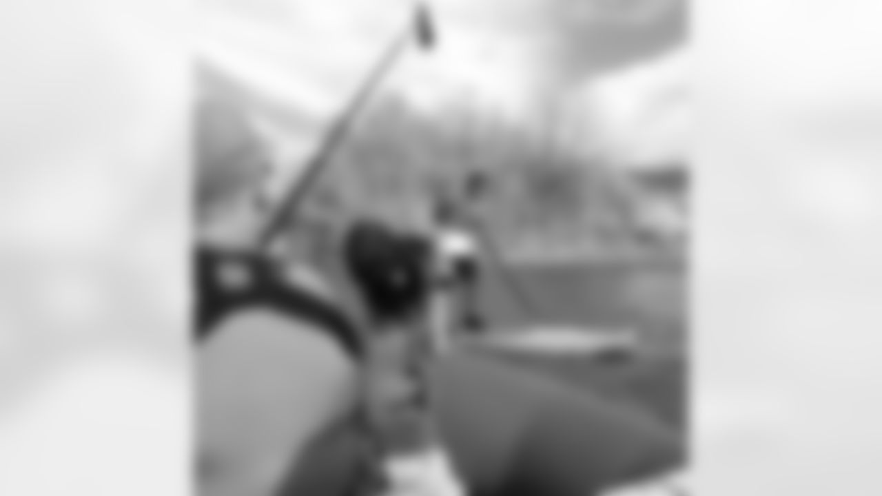 S Tony Jefferson (@tonyjefferson1) gets filmed paddle-boating by Nickelodeon