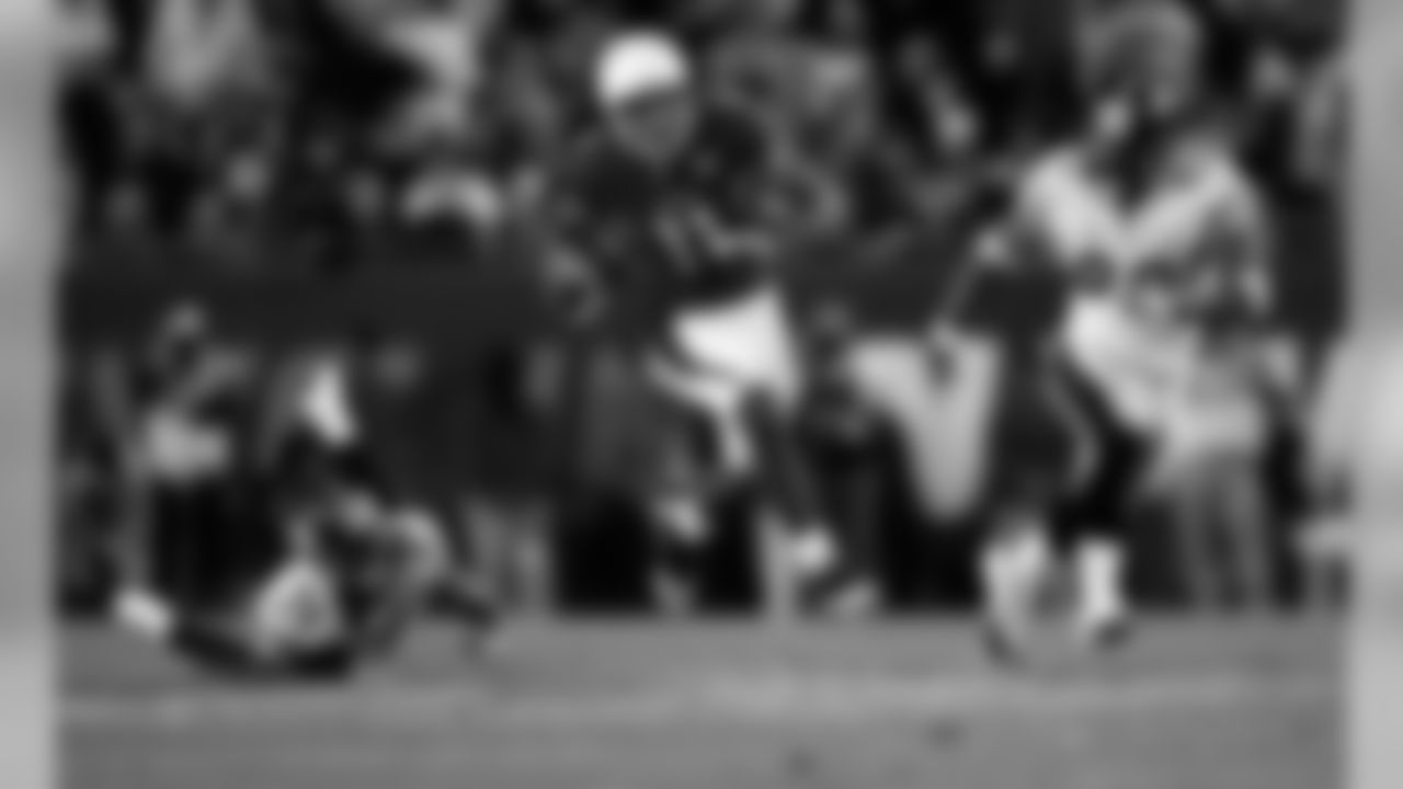 Fitzgerald breaks loose for his 64-yard touchdown catch in the Super Bowl