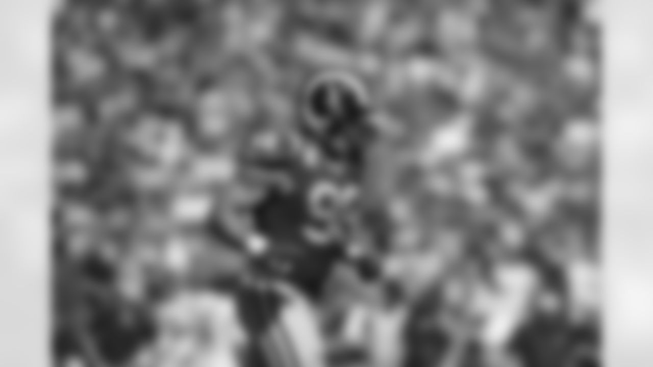 LB Connor Barwin