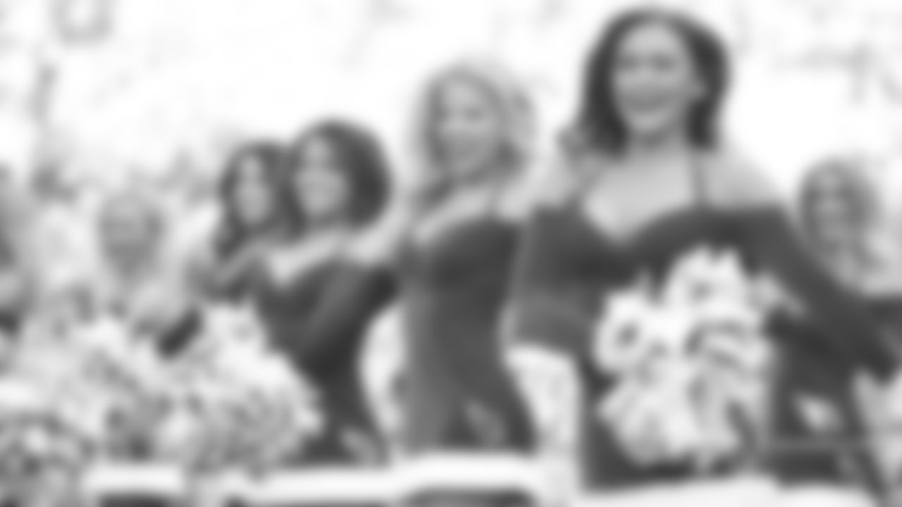 Images of the Cardinals cheerleaders during the Week 16 matchup at State Farm Stadium