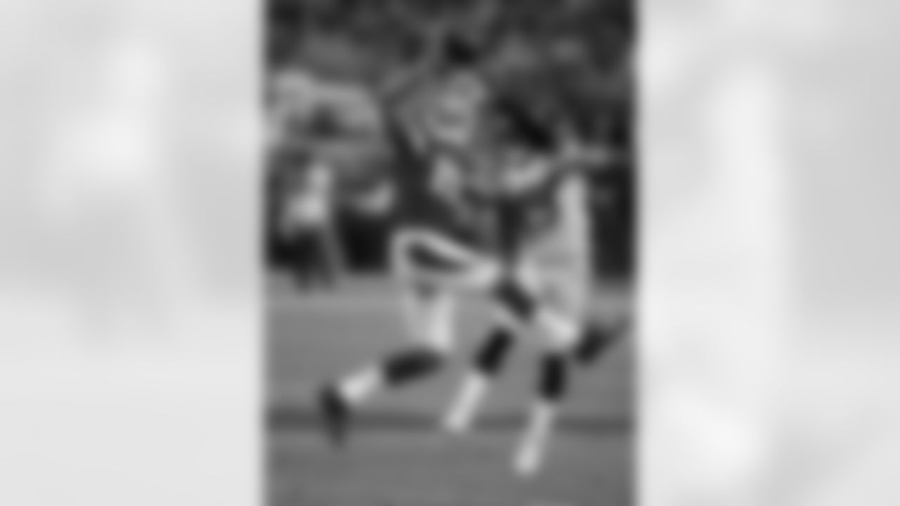 S Earl Thomas