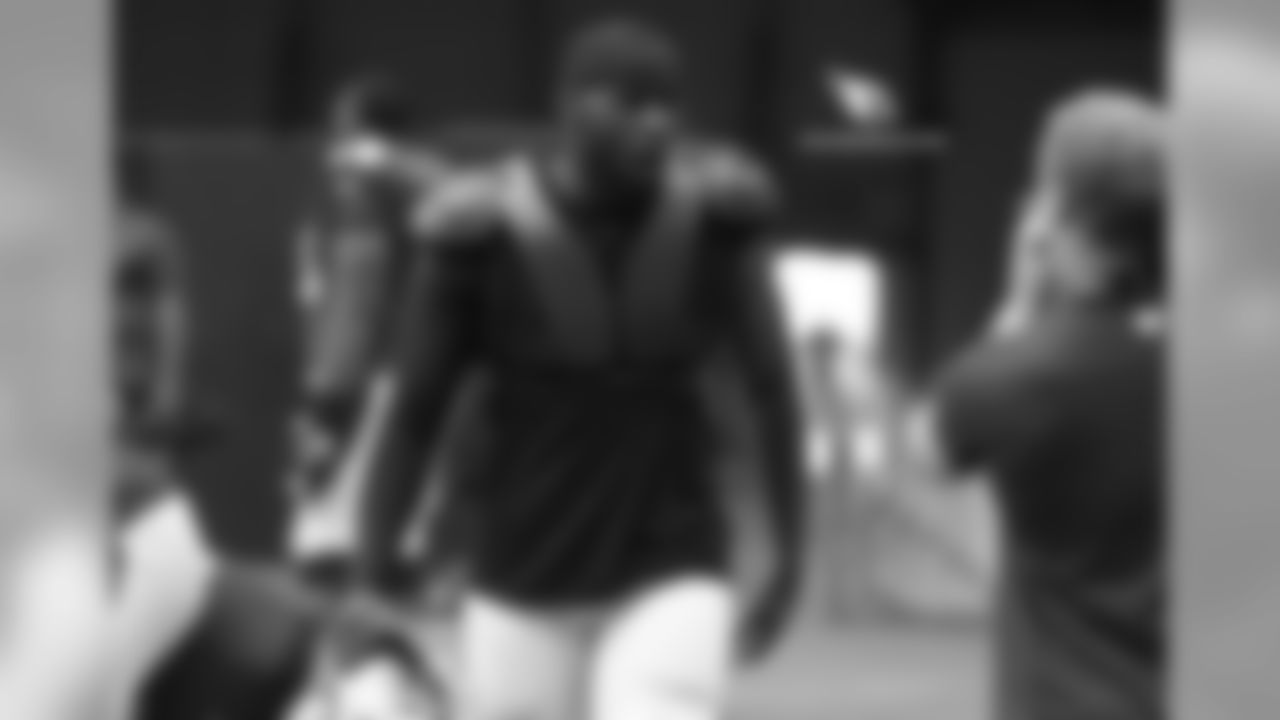 LB Chandler Jones