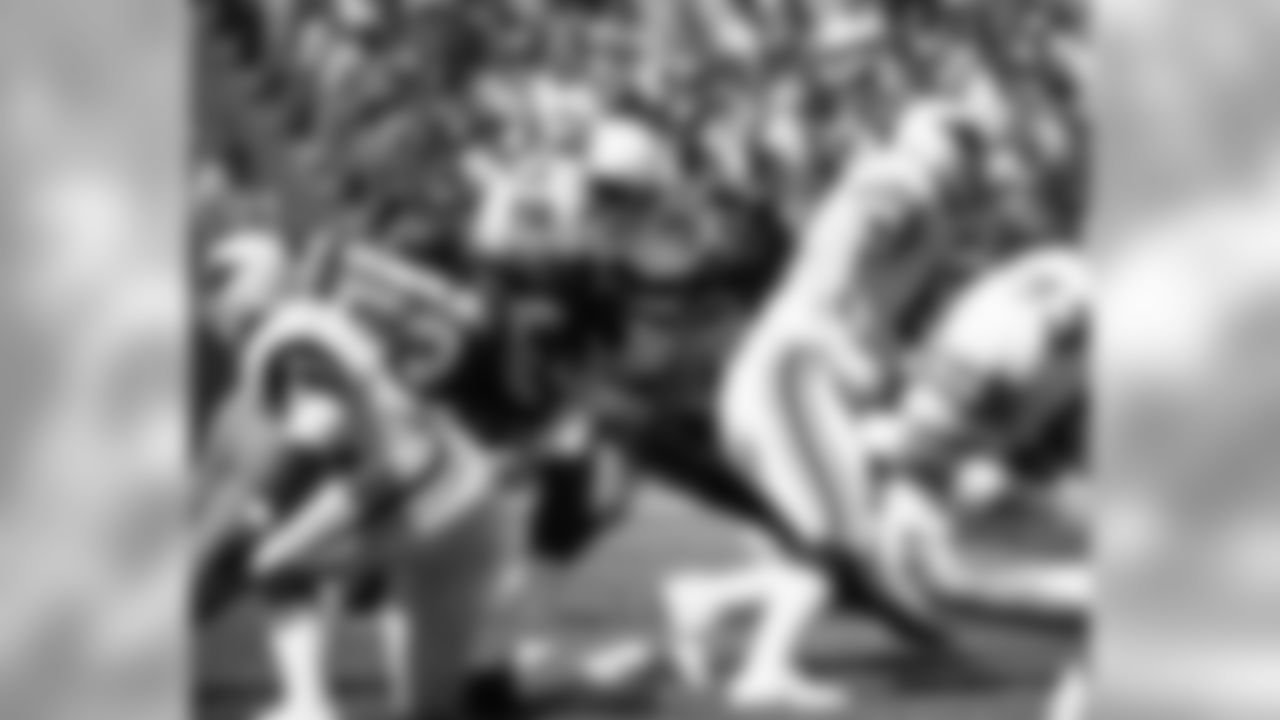 1979: Cardinals RB Ottis Anderson looks for running room