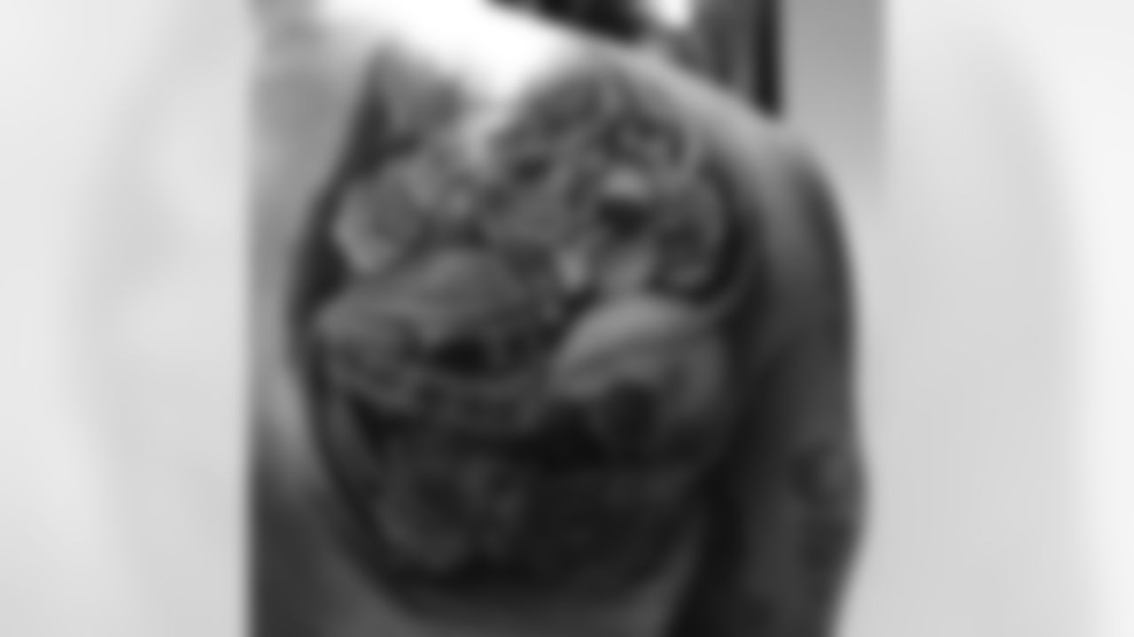 WR Brittan Golden (@brittangolden) gets a new tattoo