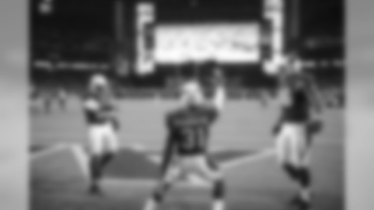 Cromartie celebrates his touchdown by dancing with his teammates