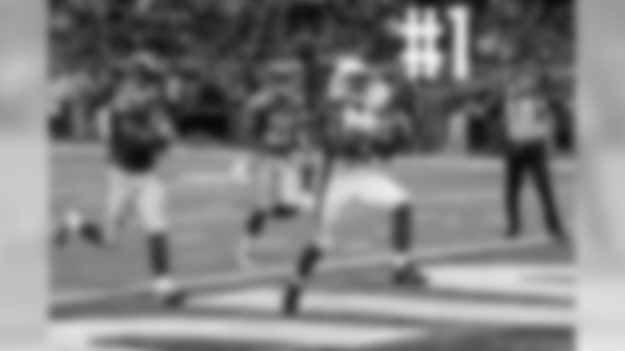 RB Kerwynn Williams rushes for a 35-yard TD