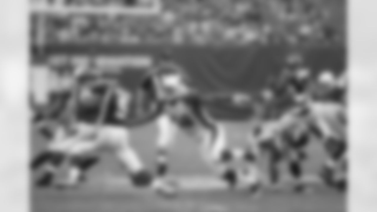 Dary Washington makes the sack
