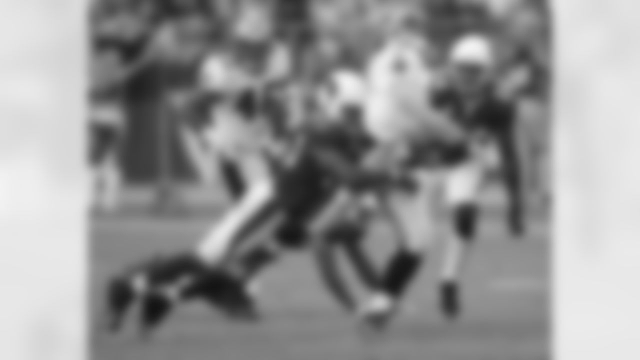 LB Joey Porter puts a hit on Drew Brees.