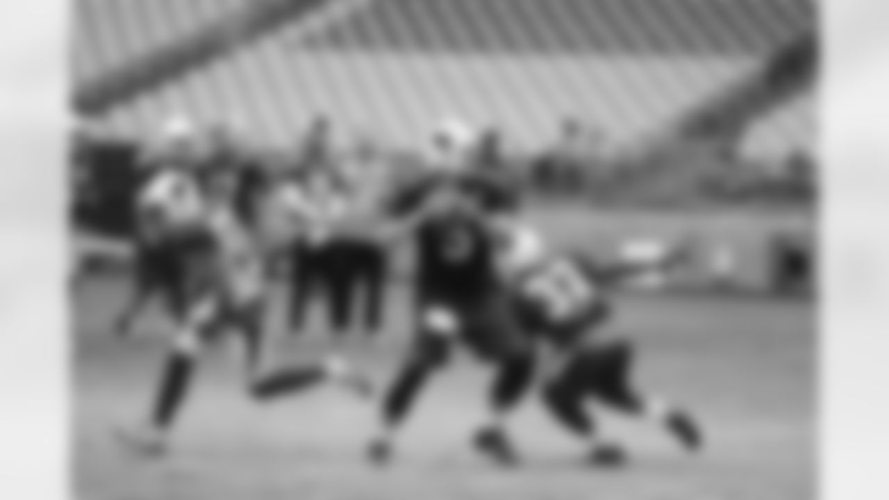 S Tyrann Mathieu runs past quarterback Drew Stanton on a blitz
