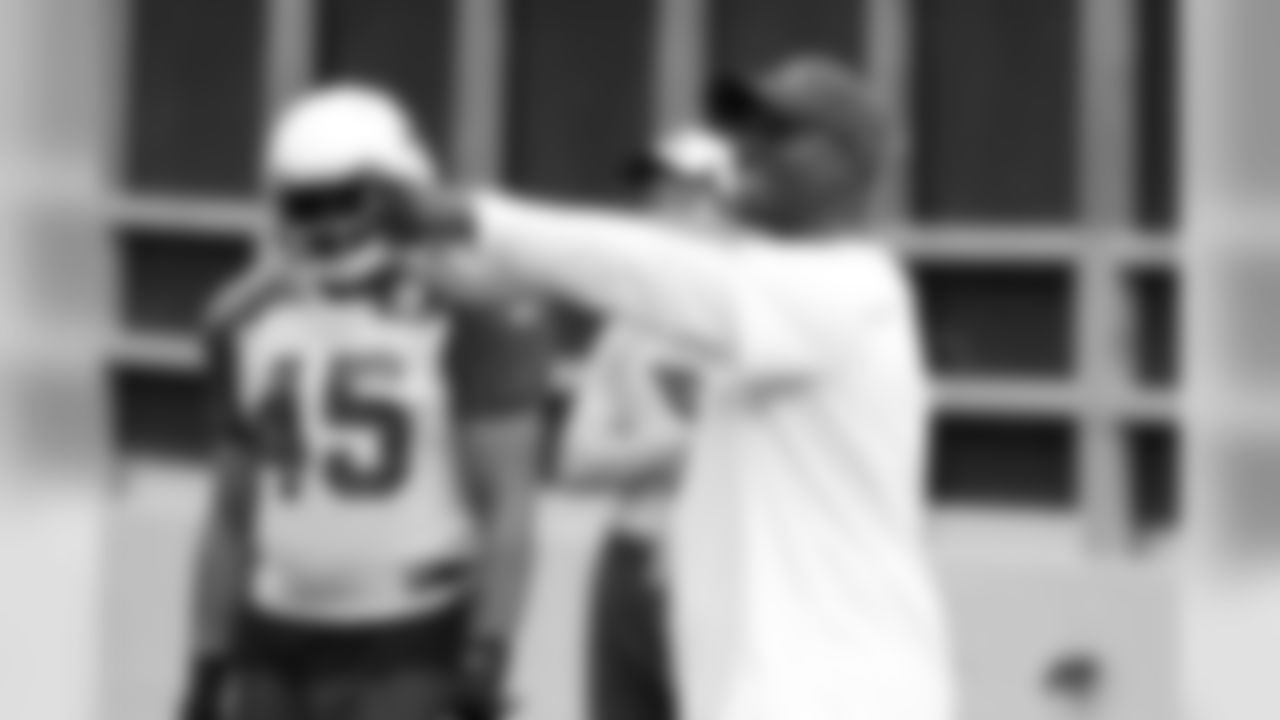 Defensive coordinator Todd Bowles instructs the defense