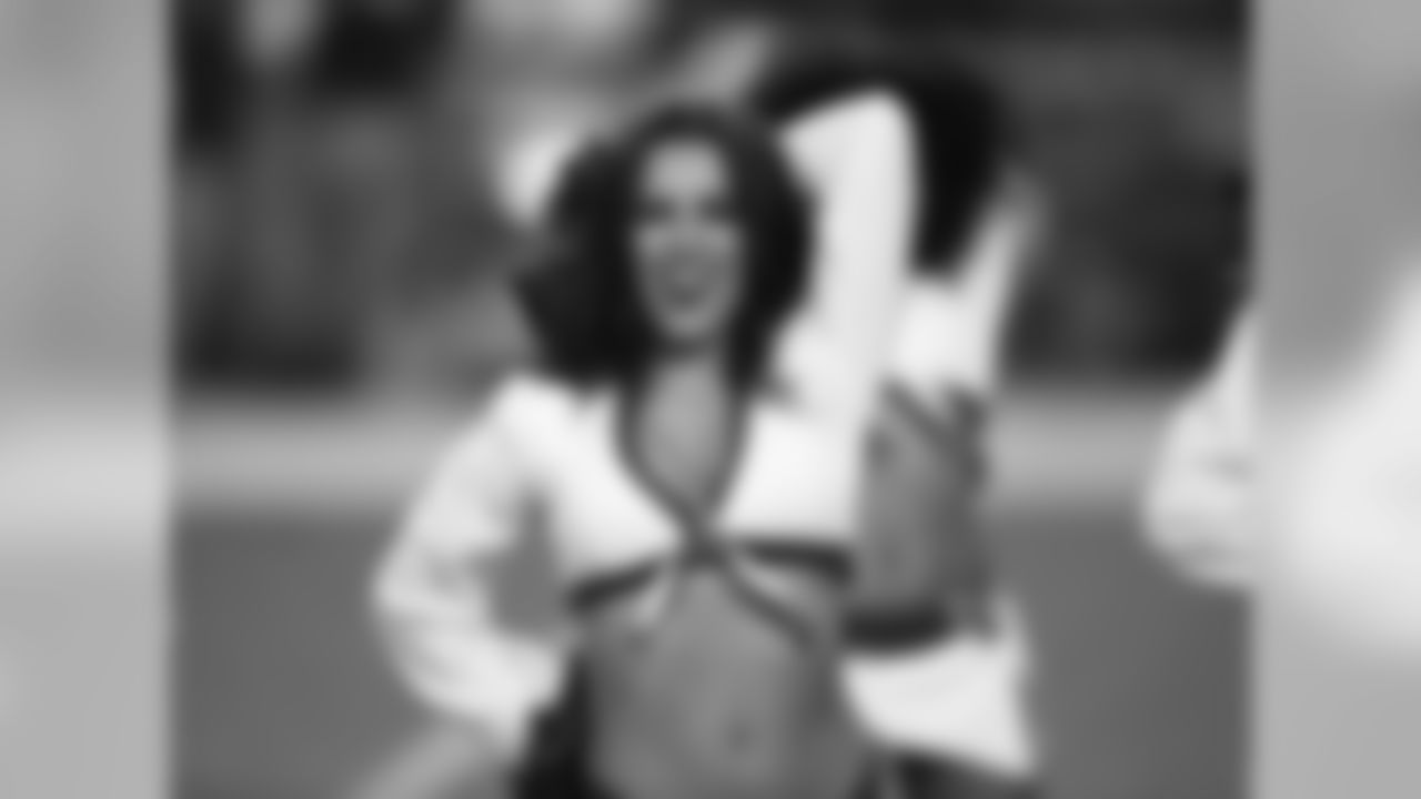 Cardinals cheerleaders perform