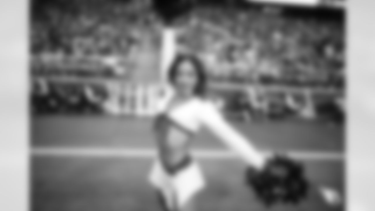 Arizona Cardinals Cheerleaders during the 2022 regular season game between the Arizona Cardinals and the Los Angeles Rams on Sunday, Sept. 25, 2022 in Glendale, AZ.