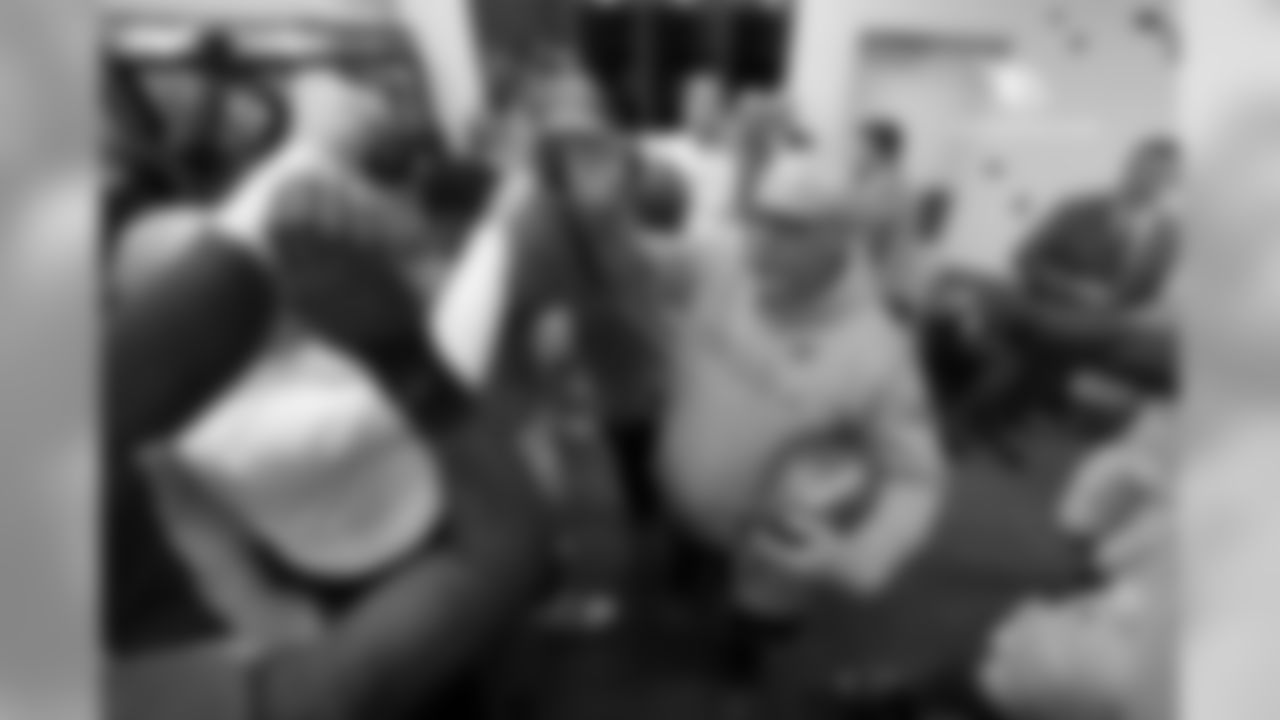 Coach Bruce Arians says goodbye to his players in Seattle