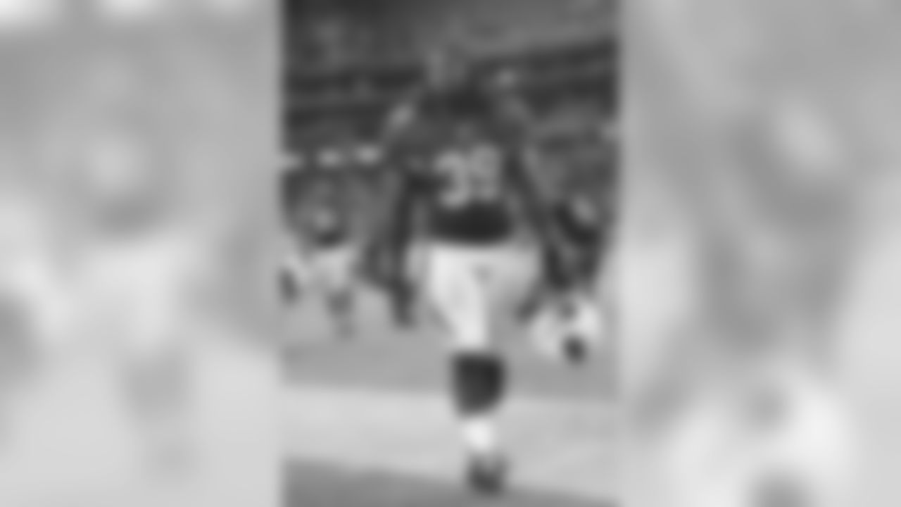 RB Robert Hughes
