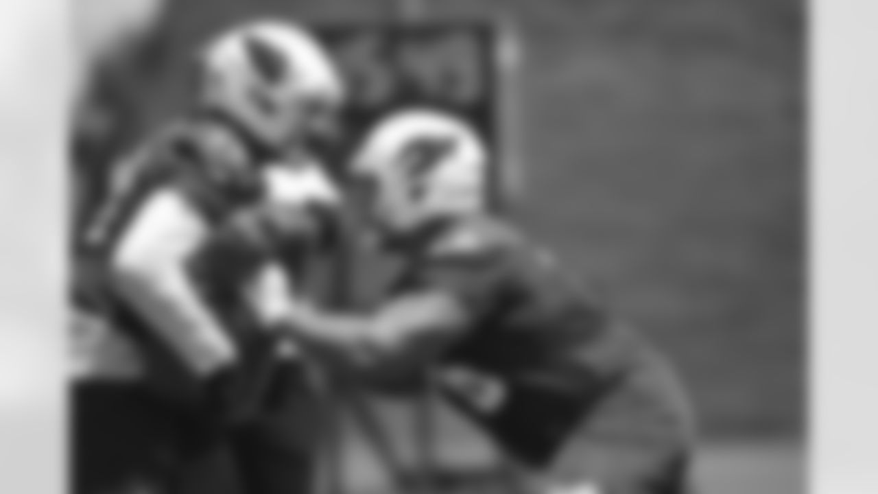 Arizona Cardinals offensive lineman Marquis Hayes (78) and Arizona Cardinals offensive lineman Will Hernandez (76) practices during Week 1 of the OTA offseason program on Monday, May 23, 2022 in Tempe, AZ.