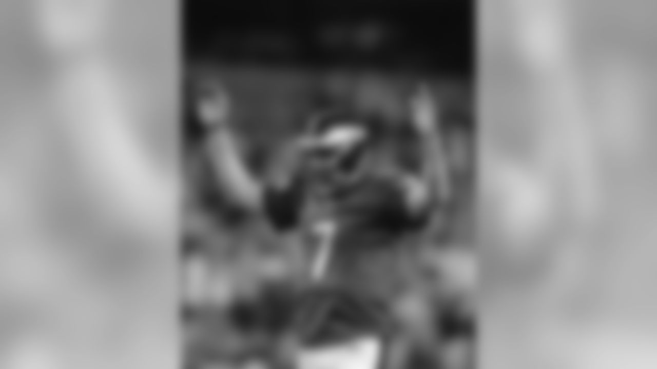 Sam Bradford with the Eagles