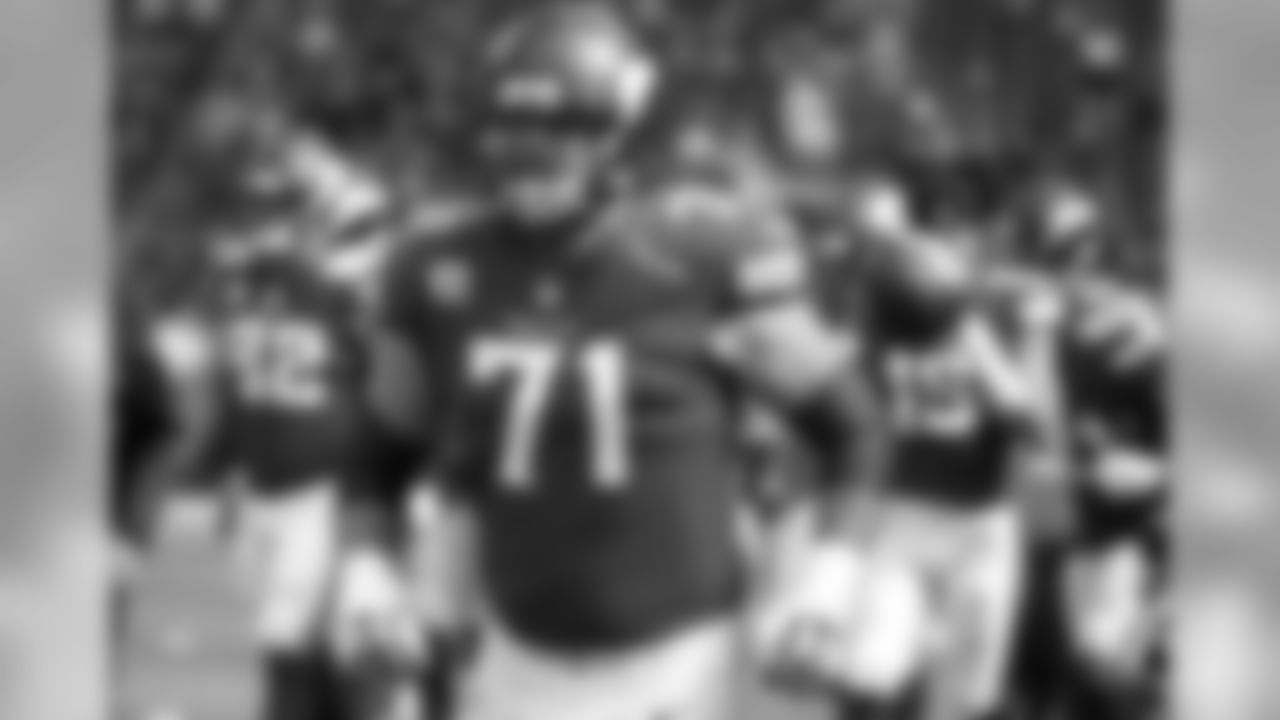 Offensive tackle Riley Reiff