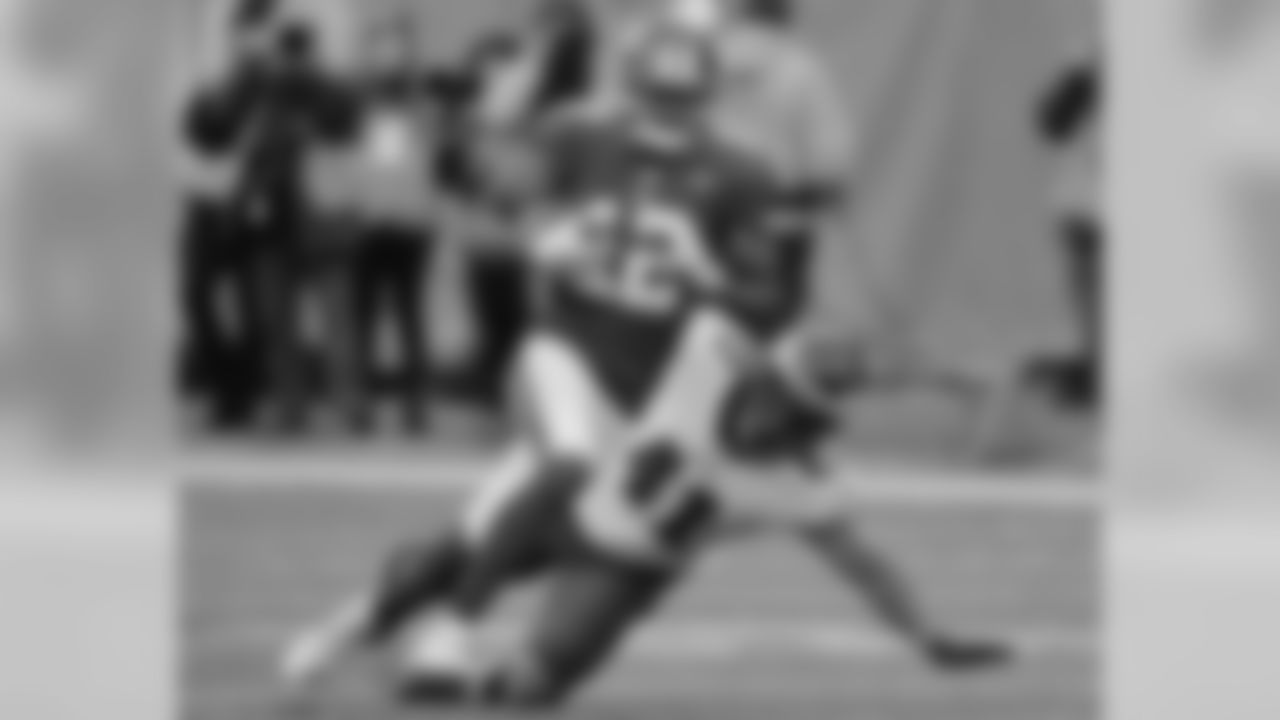 WR Tavarres King