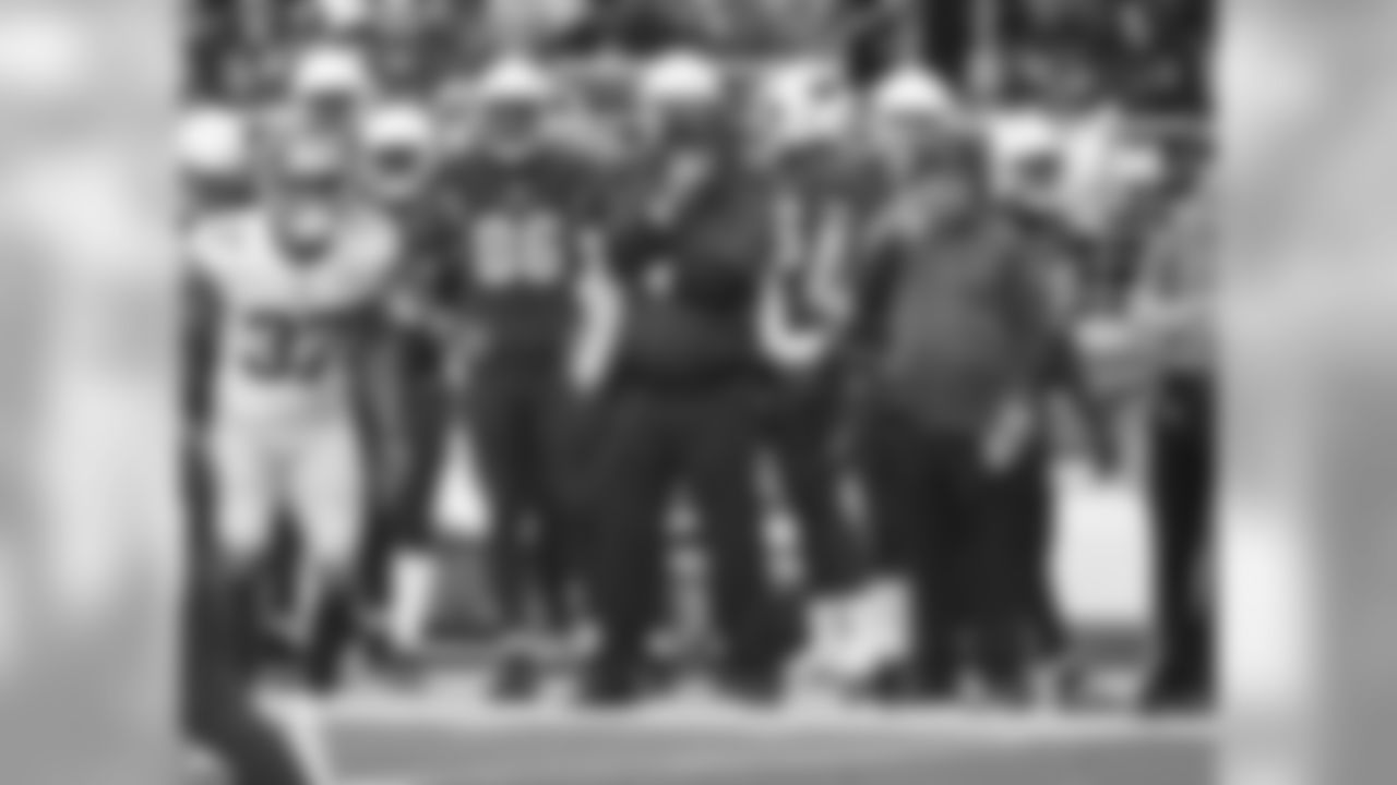 Cardinals head coach Bruce Arians directs from the sideline