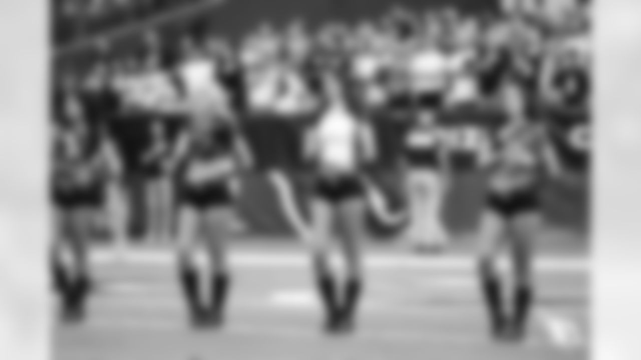 The Arizona Cardinals Cheerleaders during the Week 5 game against the Cincinnati Bengals on Sunday, Oct. 8, 2023.