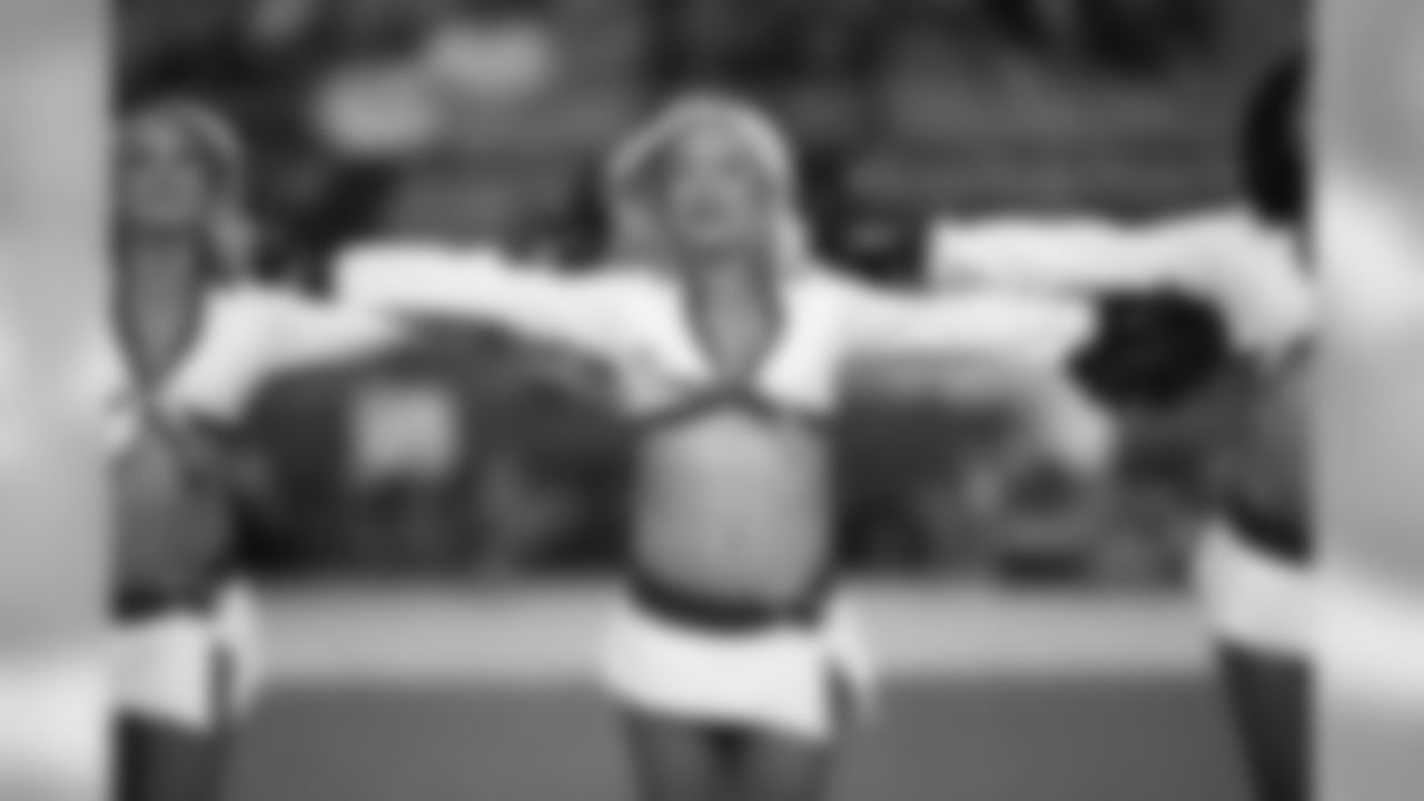 Cardinals cheerleaders perform