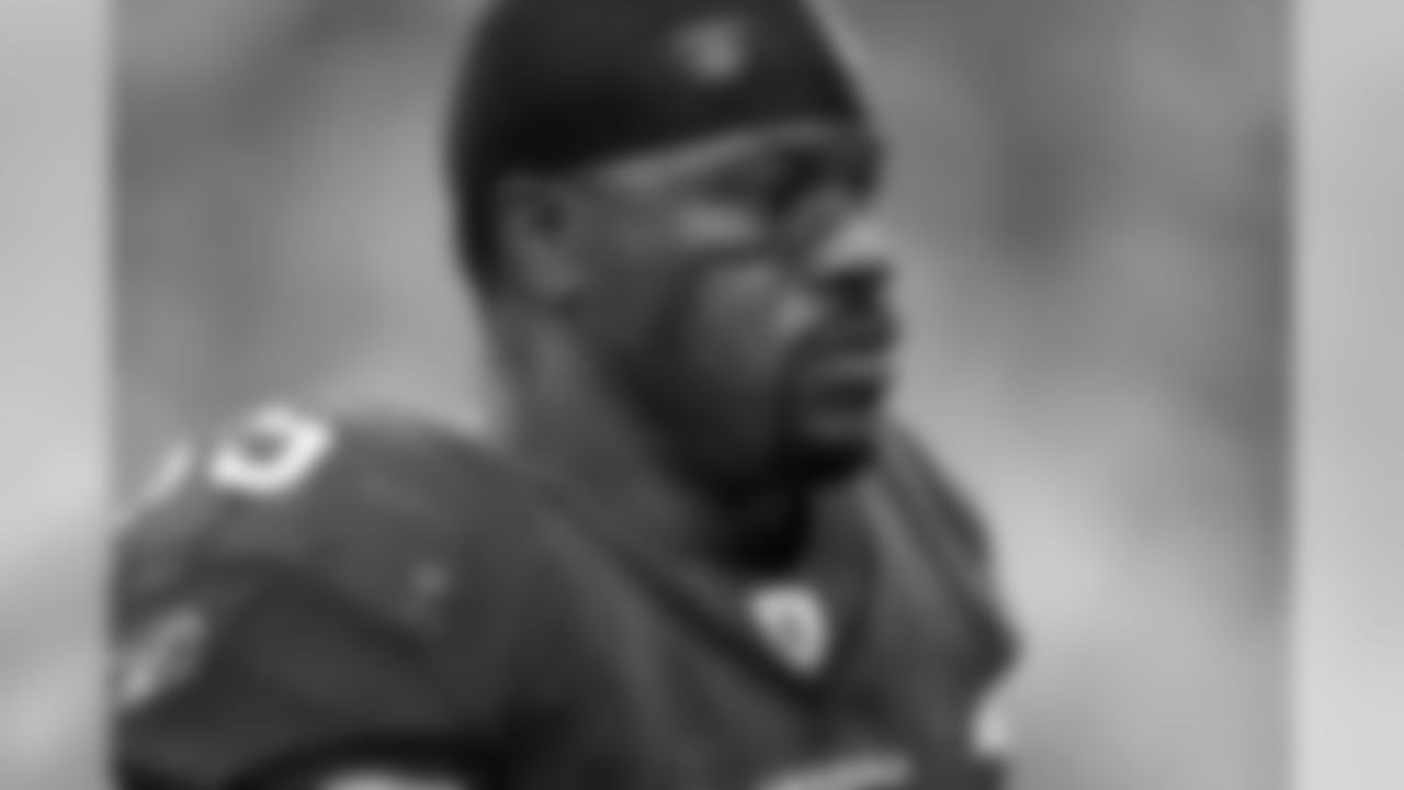2010: LB Joey Porter